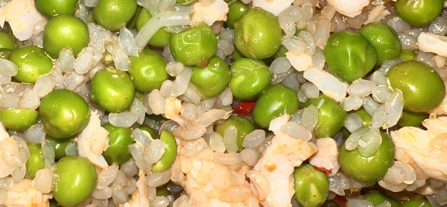 Salad from konjac, peas & fish